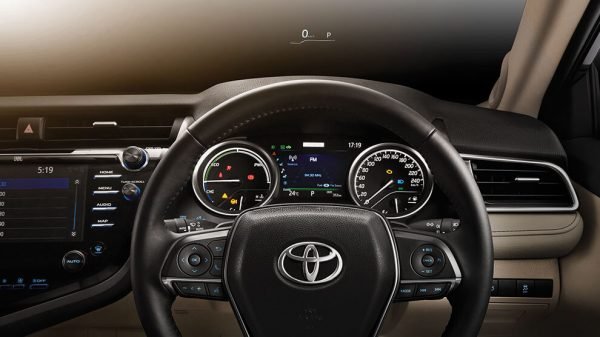 Toyota Camry 4